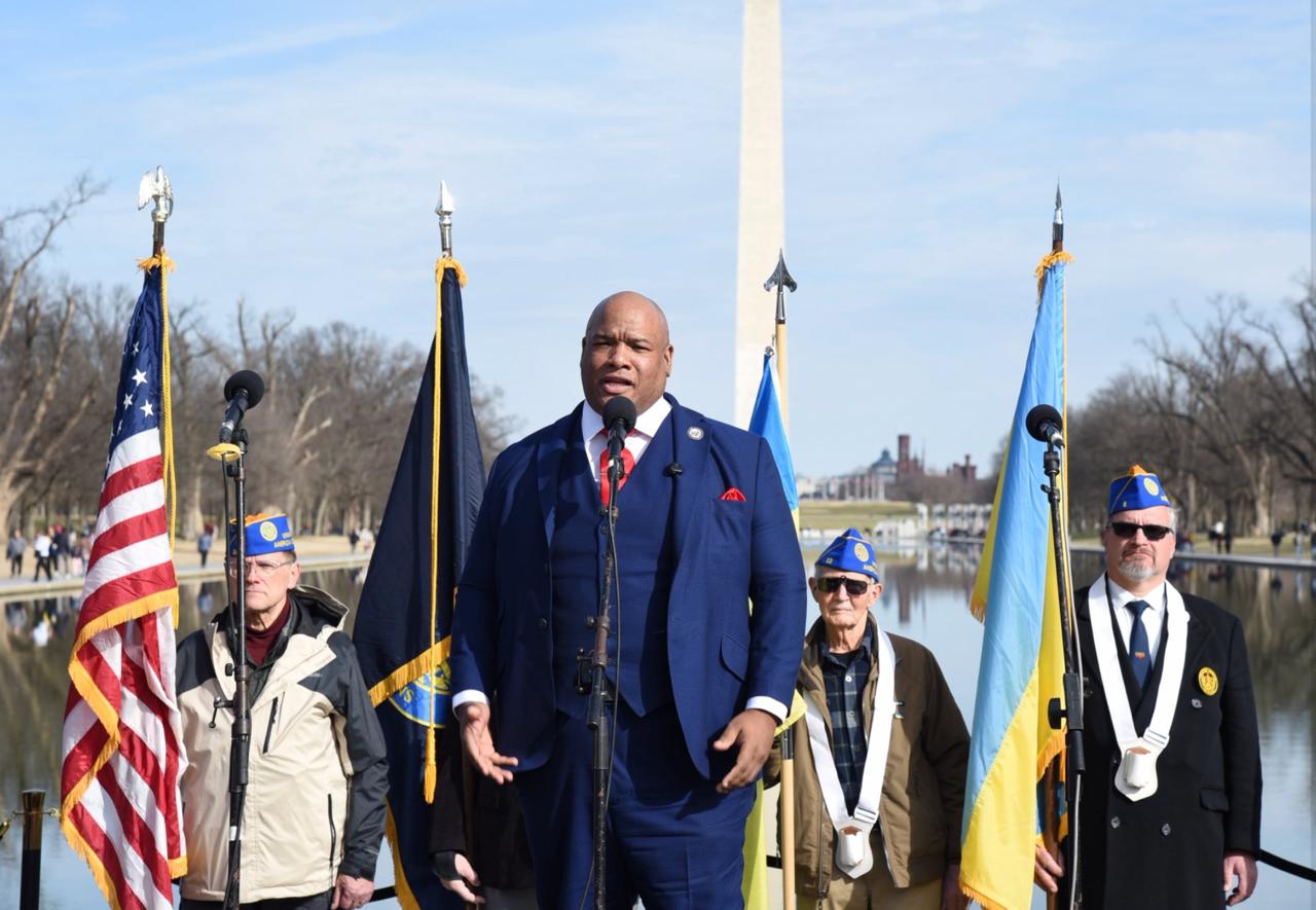 Hundreds of supporters gathered at the Lincoln Memorial in Washington, D.C., to commemorate the fourth anniversary of Russia's full-scale invasion of Ukraine
